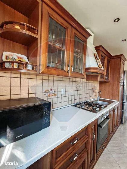 Casă cu 5 camere cu Teren 500 Mp în Hărman