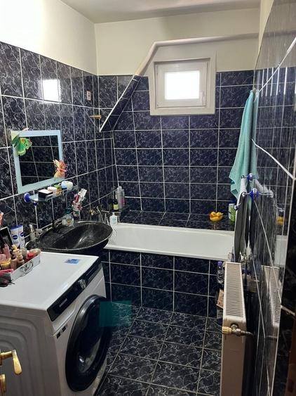Apartament cu 3 camere semidecomandat în Exterior Vest