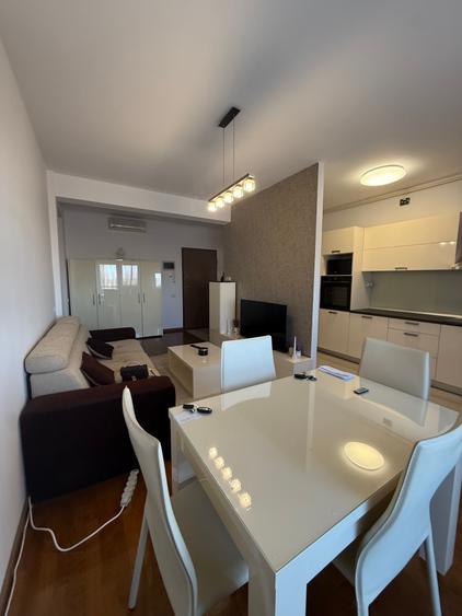 Apartament cu 2 camere semidecomandat în Torontalului