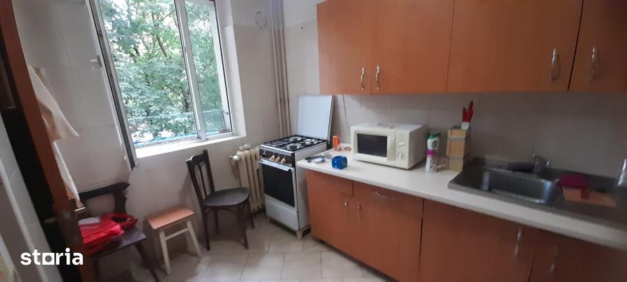 Apartament cu 2 camere decomandat în Drumul Taberei