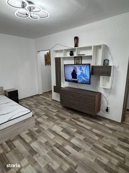 Garsonieră în Vest