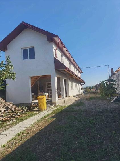 Casă cu 5 camere cu Teren 1000 Mp în Sângeorgiu de Mureș