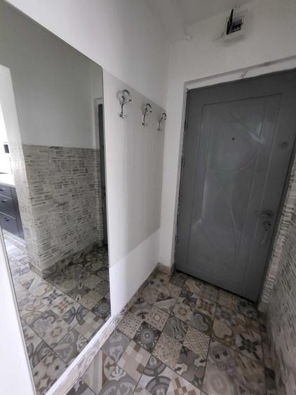 Apartament cu 2 camere semidecomandat în Micro 6