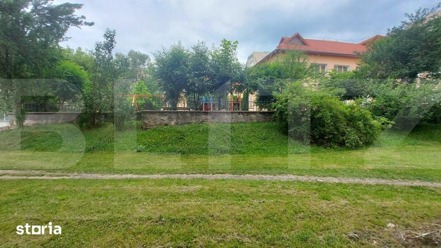 Apartament cu 3 camere semidecomandat în Simeria
