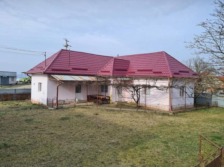 Casă cu 4 camere în Țaga