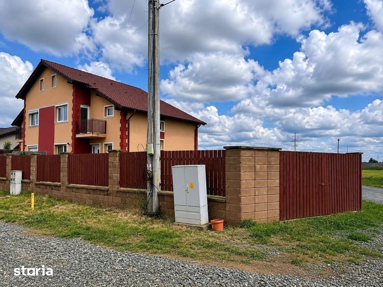 Casă cu 5 camere cu Teren 369 Mp în Soarelui