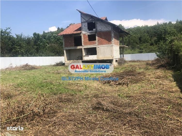 Casă cu 4 camere cu Teren 1513 Mp în Cornu