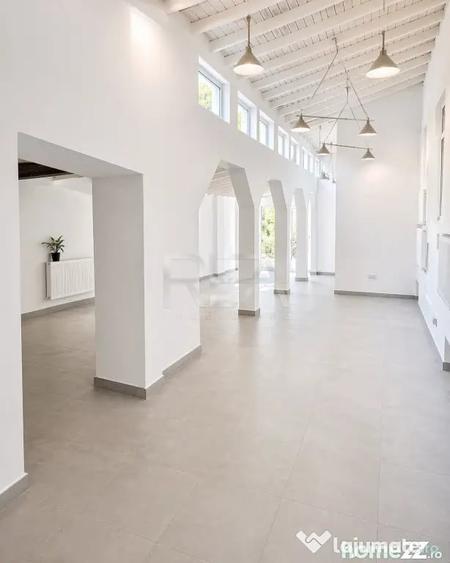 Casă cu 9 camere cu Teren 212 Mp în Eminescu