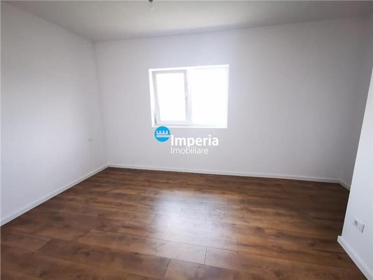 Casă individuală cu 4 camere cu Canalizare în Aroneanu