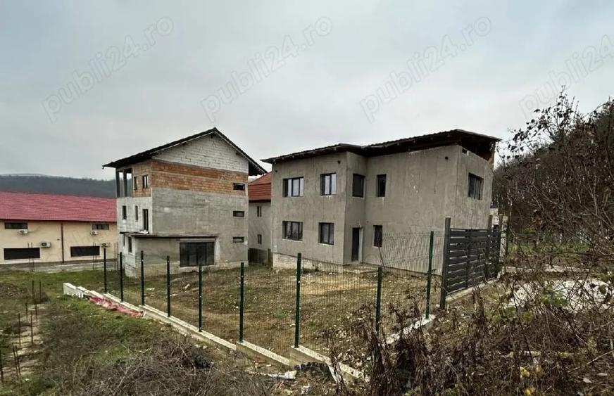Casă cu Teren 374 Mp în Central
