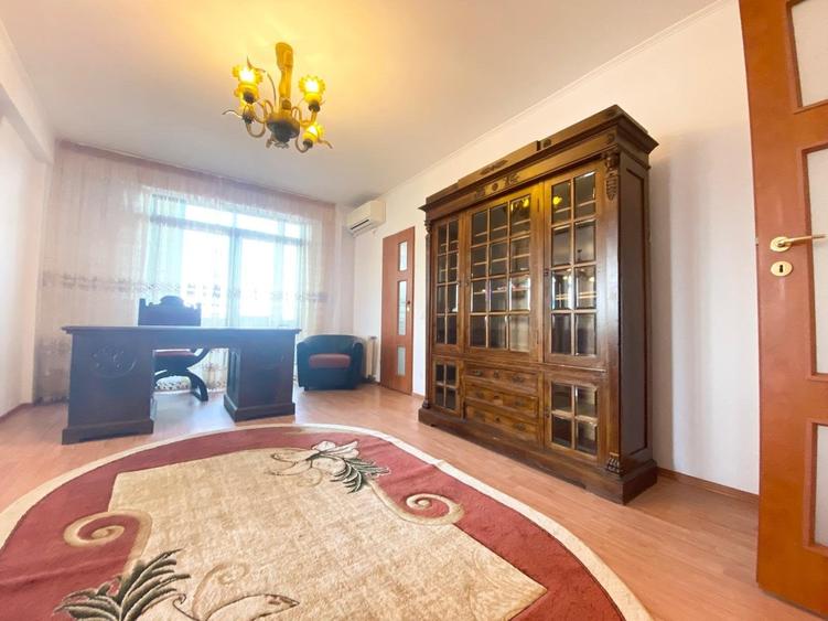 Apartament cu 5 camere în Domenii