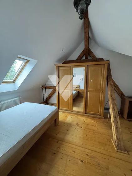 Apartament cu 5 camere, mobilat în Central