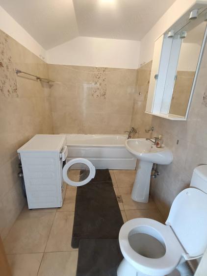 Apartament cu 2 camere decomandat în Florești