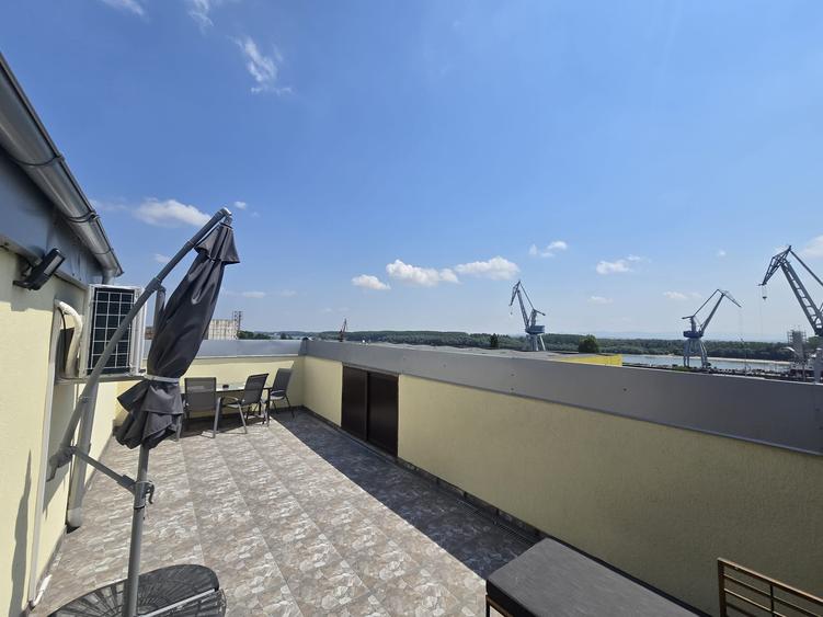 Apartament cu 4 camere decomandat în Barieră