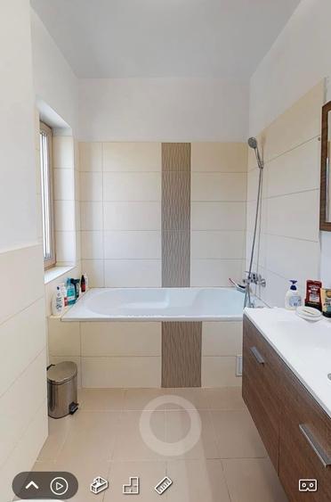 Apartament cu 3 camere decomandat în Nord