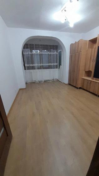 Apartament cu 2 camere decomandat în Govândari
