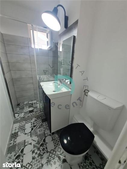 Apartament cu 2 camere decomandat în Florilor