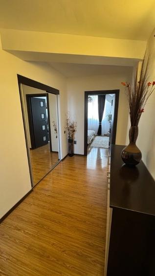 Apartament cu 3 camere decomandat în Valea Rosie
