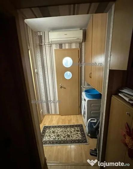 Apartament cu 4 camere decomandat în Titan