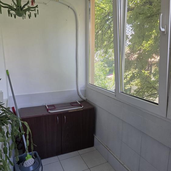 Apartament cu 3 camere decomandat în Romană