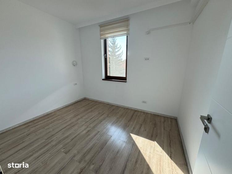 Casă cu 4 camere în Dumbrăvița
