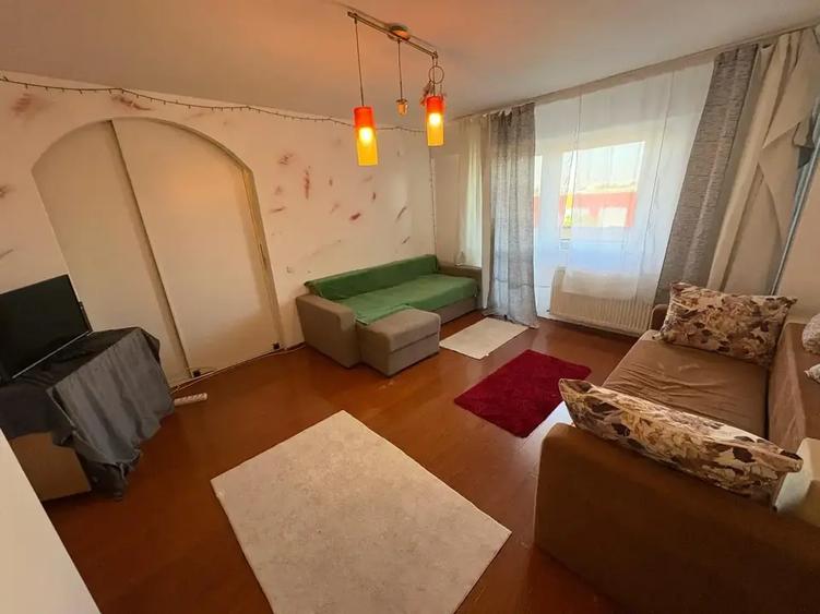 Garsonieră decomandată, mobilată în Vitan-Bârzești