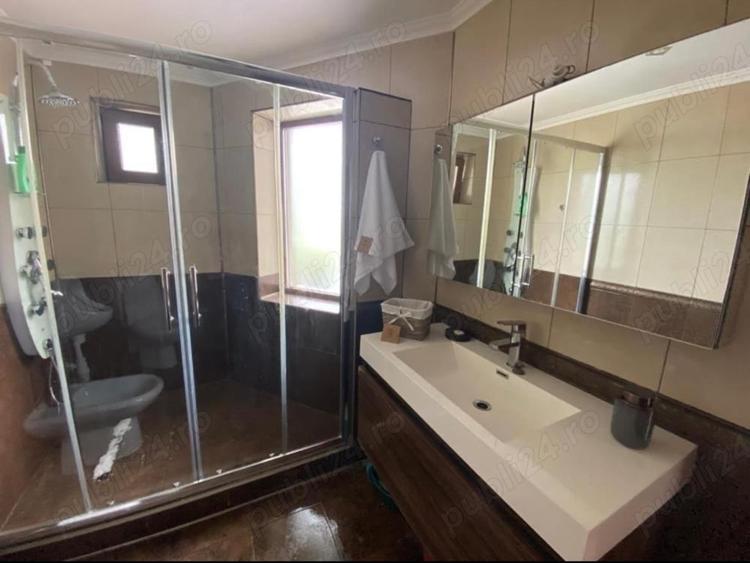 Casă cu 6 camere cu Teren 500 Mp în Centura
