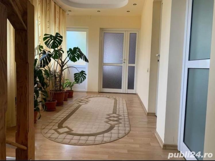 Casă cu 5 camere cu Teren 700 Mp în Goranu