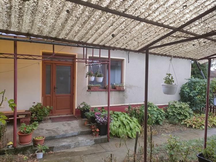Casă cu 3 camere în Sântimreu