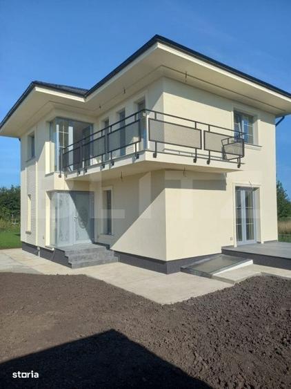 Casă cu 3 camere în Ipotești