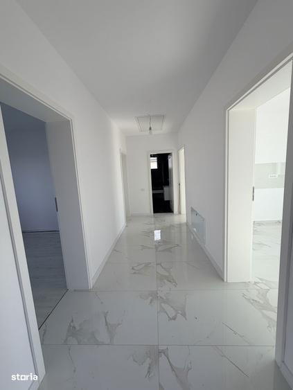 Casă cu 4 camere cu Teren 400 Mp în Clinceni