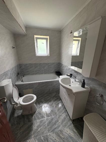 Apartament cu 3 camere decomandat, mobilat în Unirea