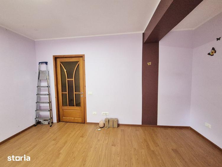 Apartament cu 4 camere decomandat în Calea Romanului