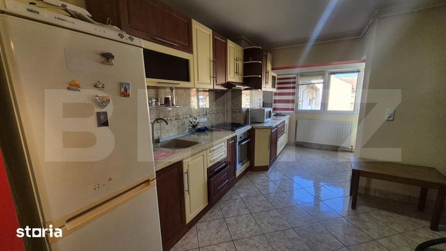 Apartament cu 3 camere în Dămăroaia