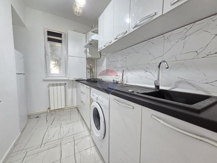 Apartament cu 2 camere decomandat, mobilat în Sud