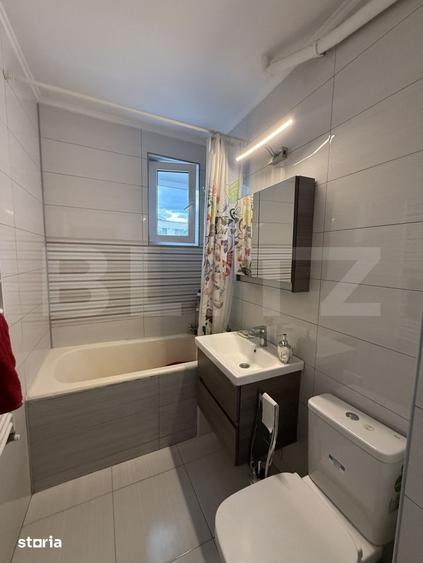 Apartament cu 4 camere semidecomandat în Central