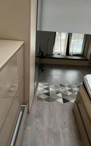 Apartament cu 2 camere semidecomandat, mobilat în 1 Mai