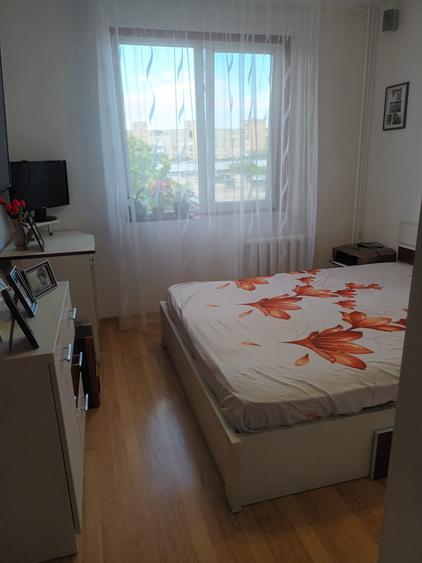 Apartament cu 4 camere decomandat, mobilat în Militari