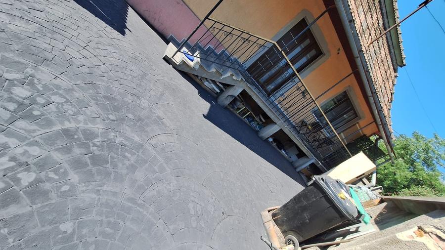 Casă cu 2 camere cu Teren 100 Mp în Central