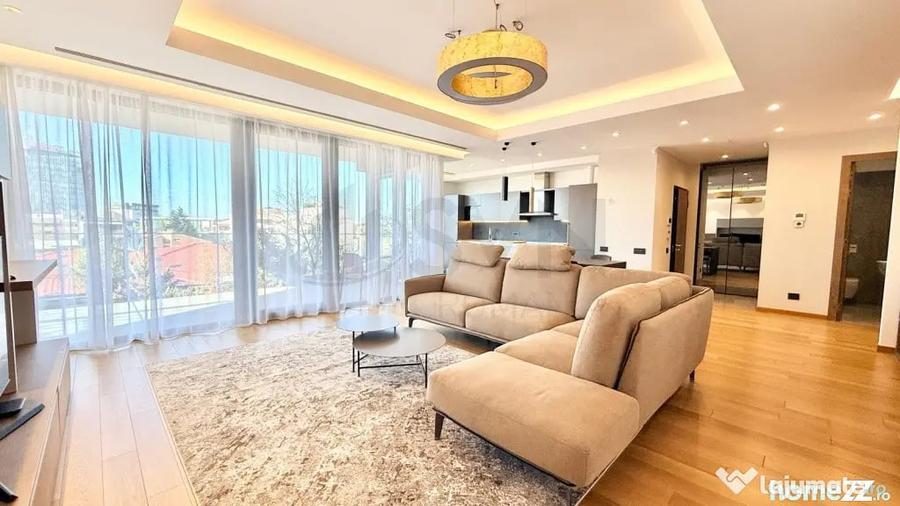 Apartament cu 4 camere decomandat în Central