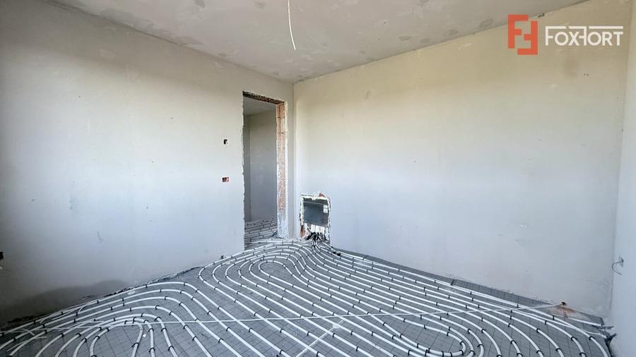 Duplex cu 4 camere cu Canalizare în Moșnița Veche