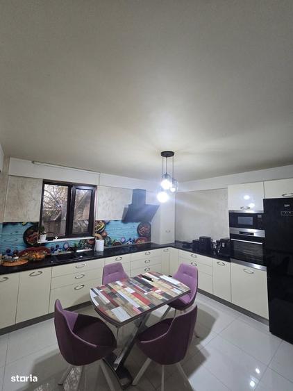 Casă cu 4 camere cu Teren 260 Mp în Chercea