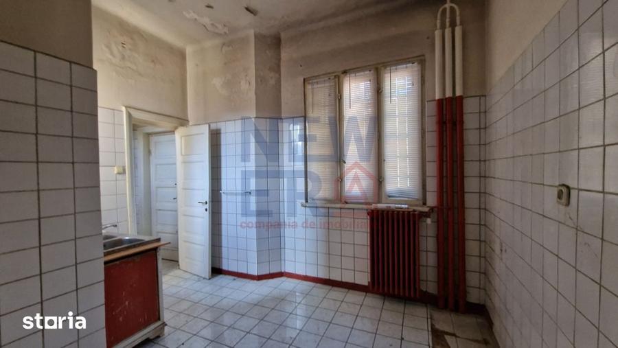 Apartament cu 3 camere în Unirii