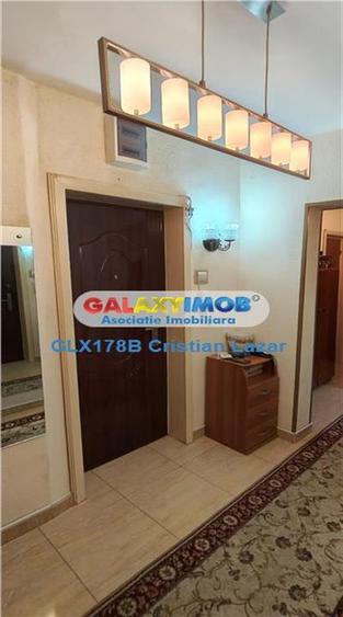 Apartament cu 4 camere semidecomandat în Crângași