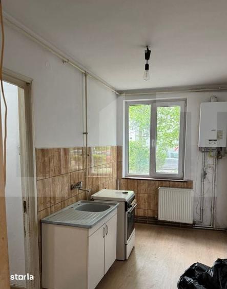 Apartament cu 3 camere decomandat în Sud