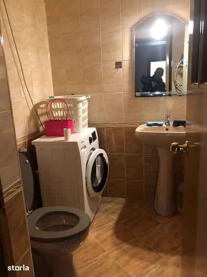 Apartament cu 3 camere decomandat în Delfinariu