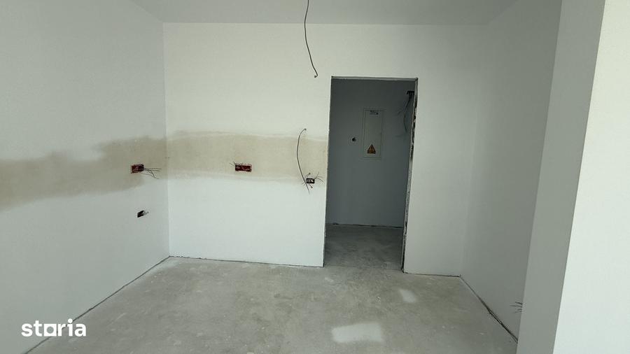 Casă cu 4 camere cu Teren 570 Mp în Balotești