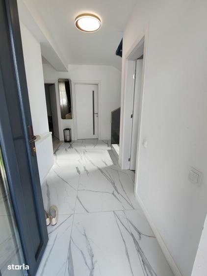Casă cu 5 camere decomandat cu Teren 300 Mp în Brănești