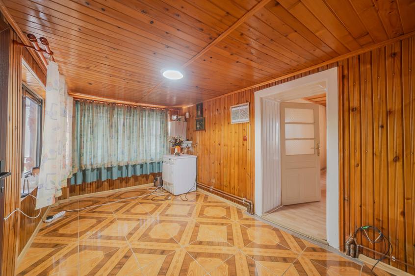 Casă individuală cu 4 camere cu Canalizare în Central