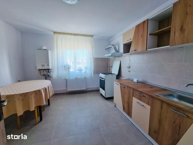 Apartament cu 2 camere decomandat în Broșteni